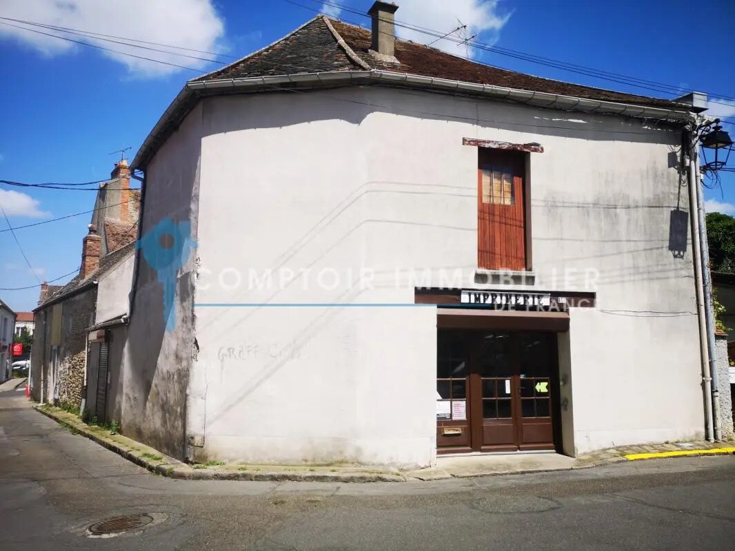 Retail in La Ferté-Alais for sale Building Photo- Image 1 of 16