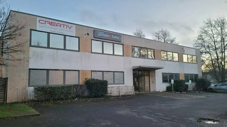 Location Bureaux 330 m² - Photo 1