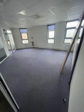 Office in Rueil-Malmaison for lease Interior Photo- Image 2 of 11