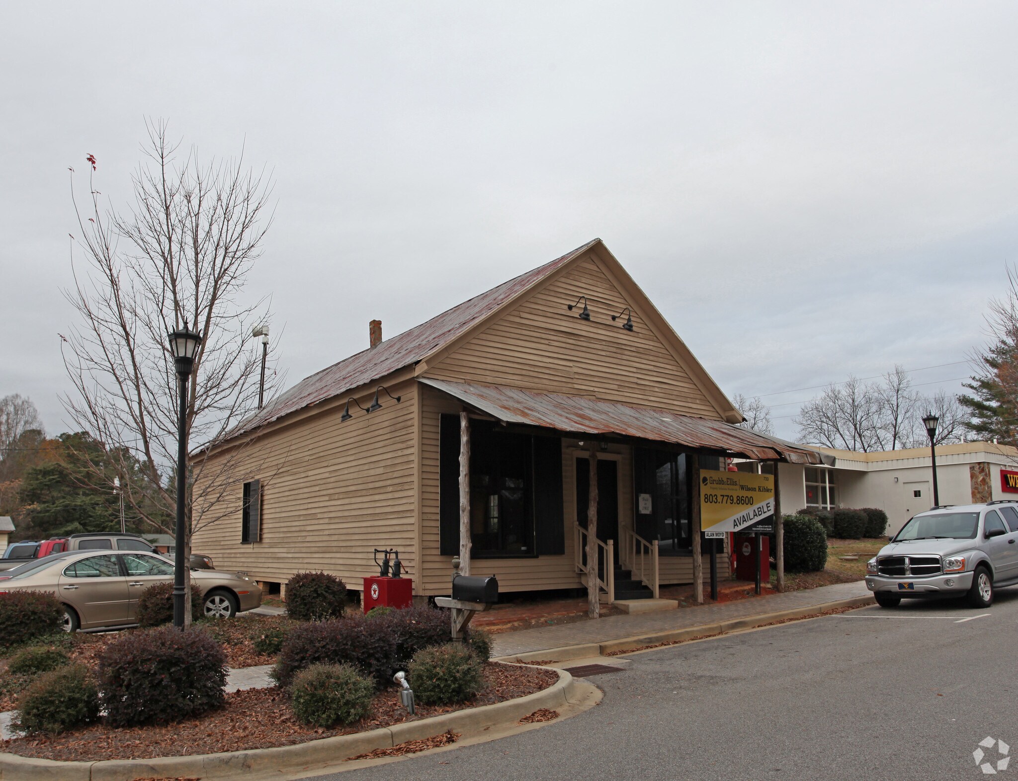 103 Clark St, Chapin, SC for sale Primary Photo- Image 1 of 1