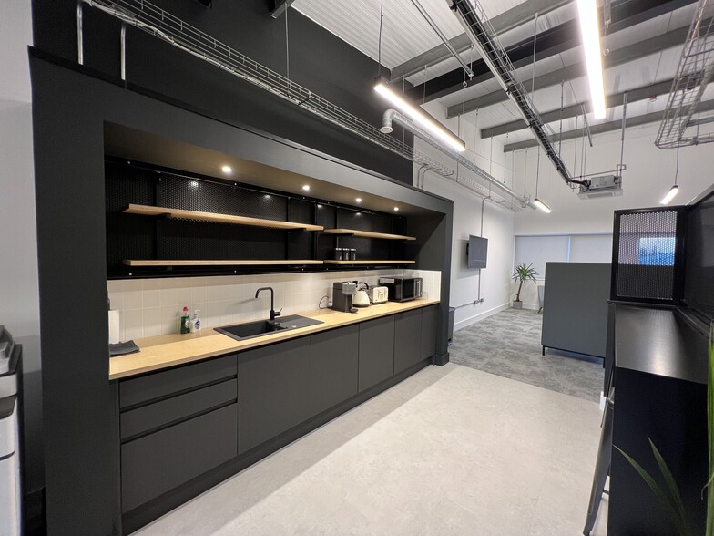 Rhymney River Bridge Rd, Cardiff for lease - Interior Photo - Image 3 of 6