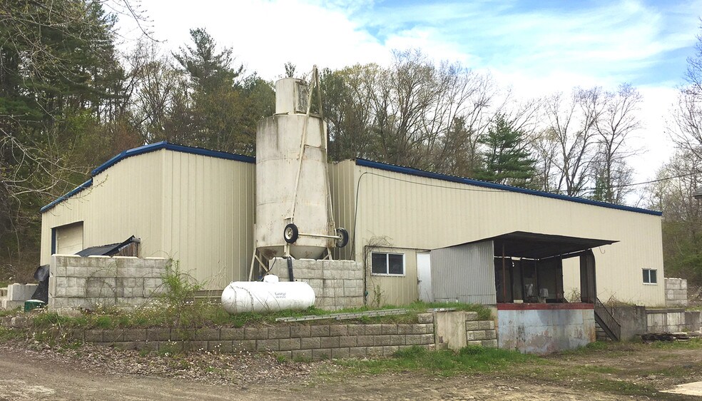 574 Haydenville Rd, Leeds, MA for sale - Building Photo - Image 1 of 1