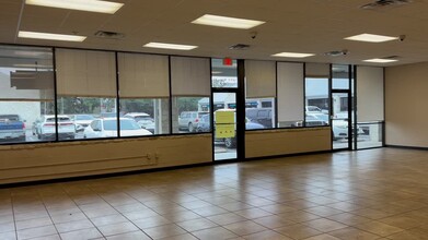 1415 E Blanco Rd, Boerne, TX for lease - Commercial Listing Video 