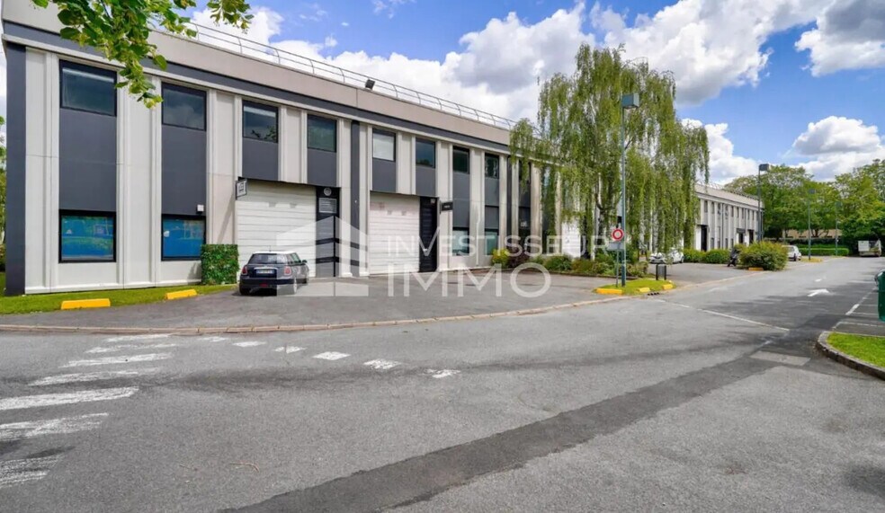 Flex in Lognes for lease - Building Photo - Image 2 of 6