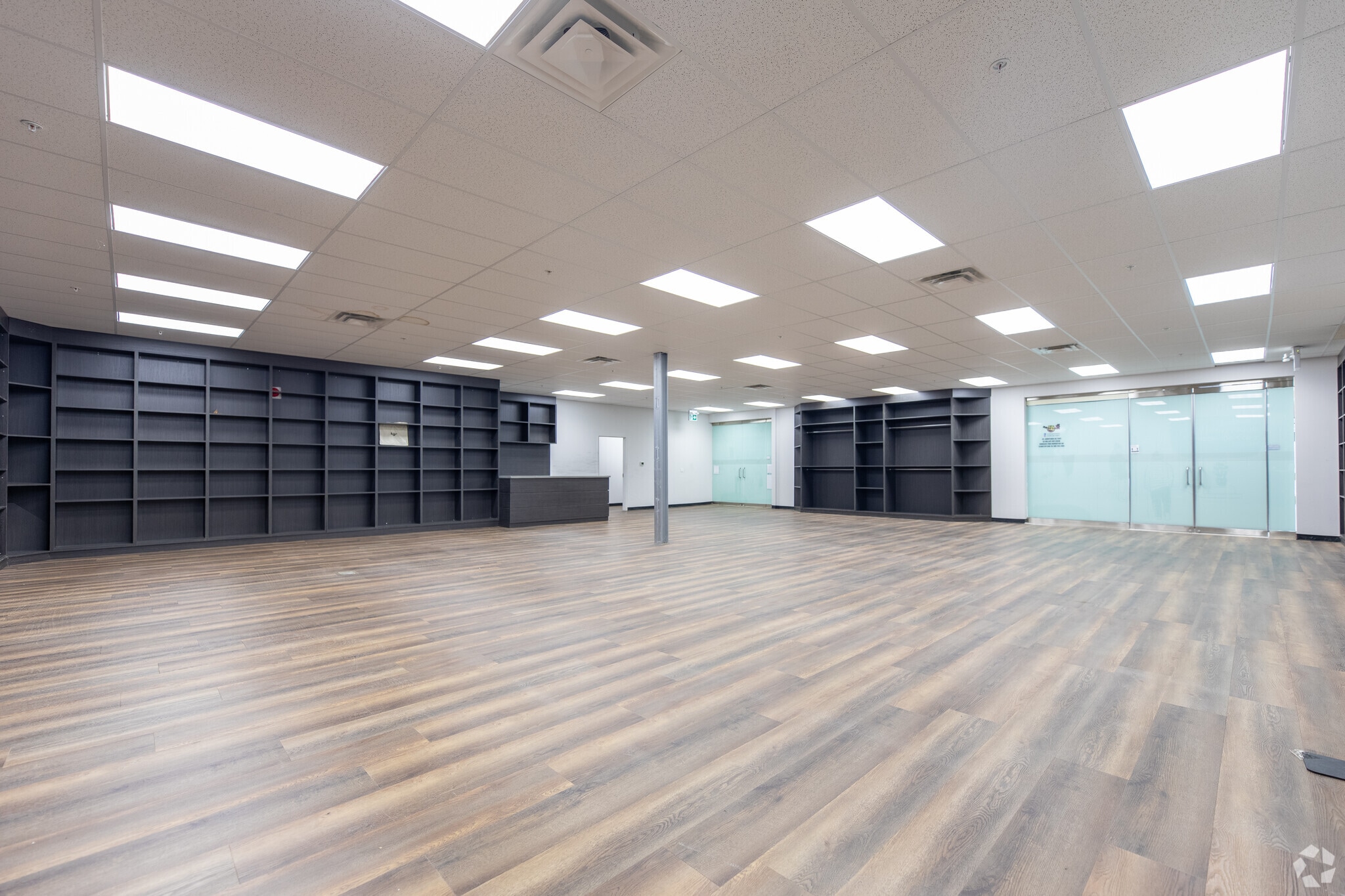 1603-1615 Dundas St E, Whitby, ON for lease Interior Photo- Image 1 of 4