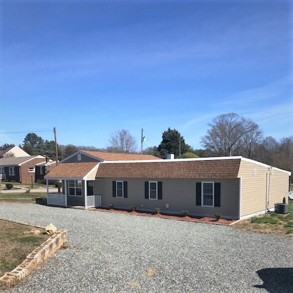 16376 Mountain Rd, Montpelier, VA 23192