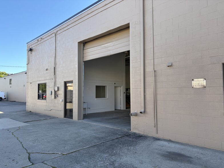 33733-33753 Groesbeck Hwy, Fraser, MI for lease - Building Photo - Image 3 of 8