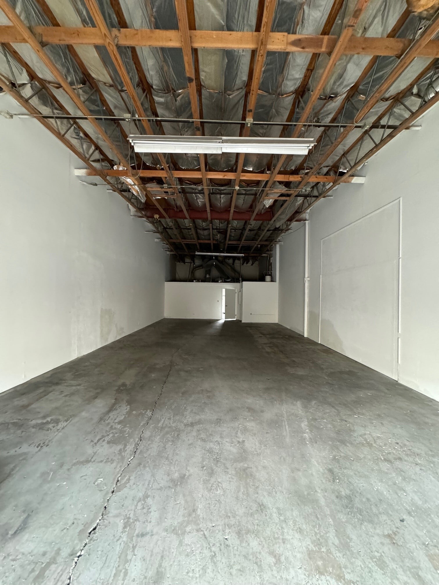 9302-9308 Narnia Dr, Riverside, CA for lease Interior Photo- Image 1 of 5