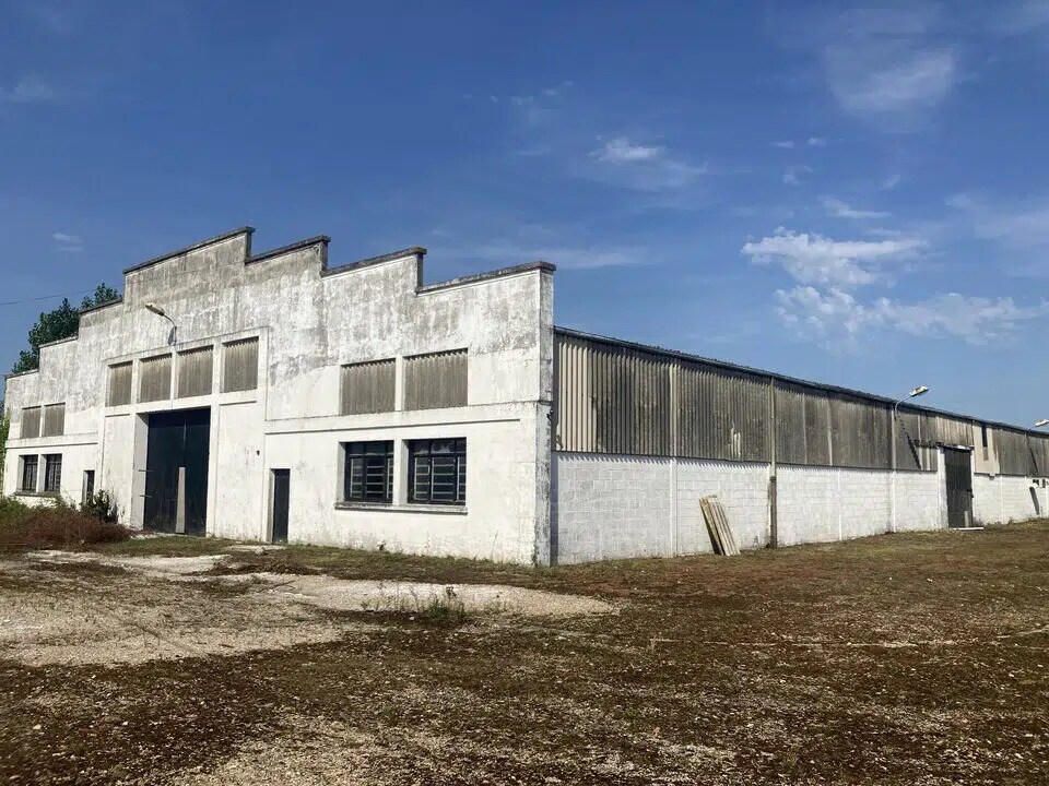 Industrial in Honfleur for lease Building Photo- Image 1 of 2