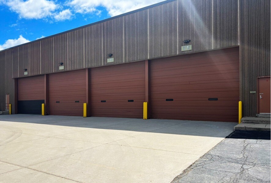 1726-1850 Blackhawk Dr, West Chicago, IL for lease Building Photo- Image 1 of 7