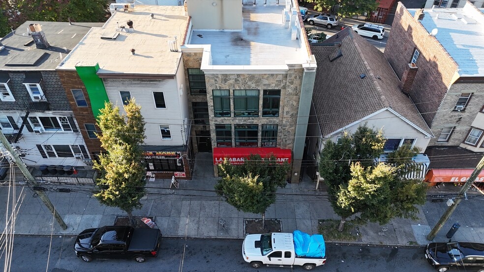 97 Victory Blvd, Staten Island, NY for sale - Building Photo - Image 1 of 37