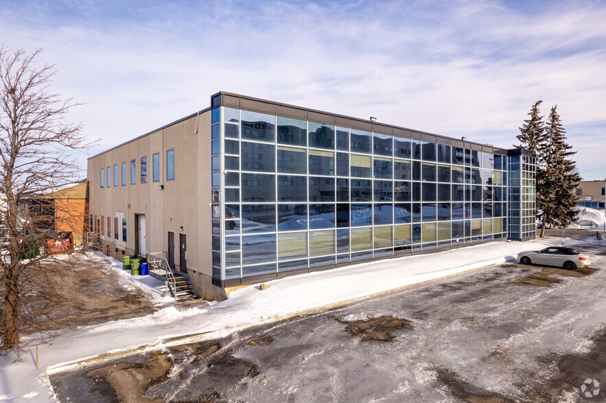 7075 Pl Robert-Joncas, Saint-Laurent, QC for lease - Building Photo - Image 3 of 5