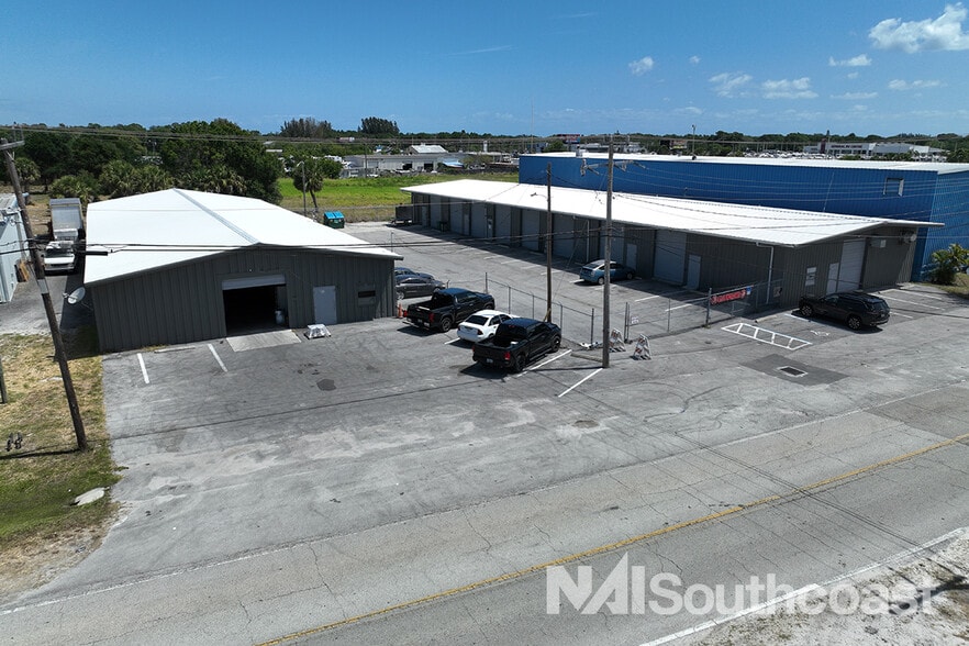 408-412 Farmers Market Rd, Fort Pierce, FL for lease - Building Photo - Image 2 of 10