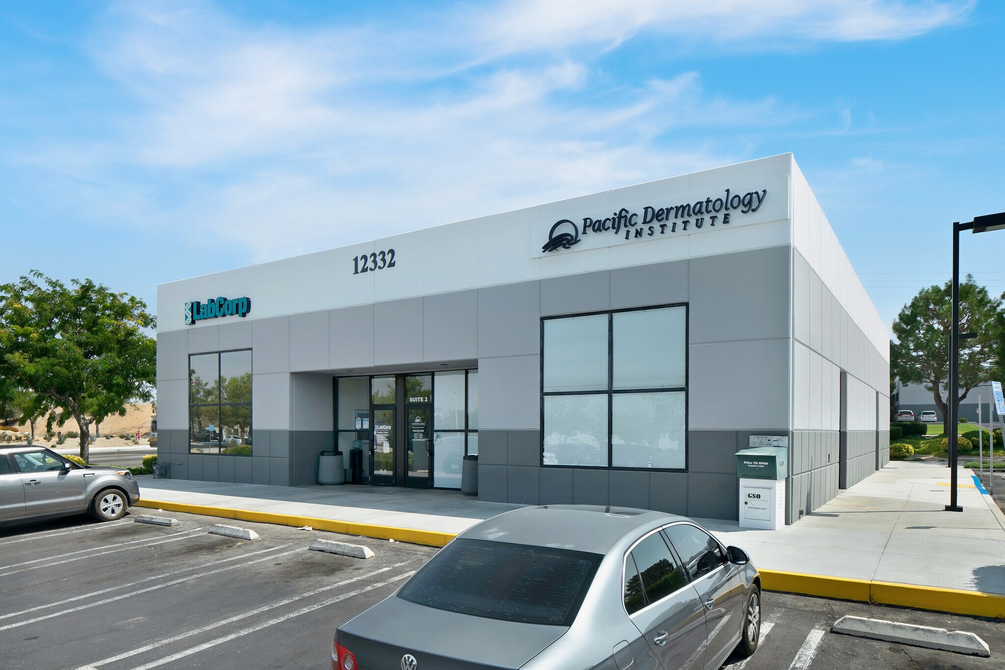 1233212424 Hesperia Rd, Victorville, CA 92392 Wimbledon Village