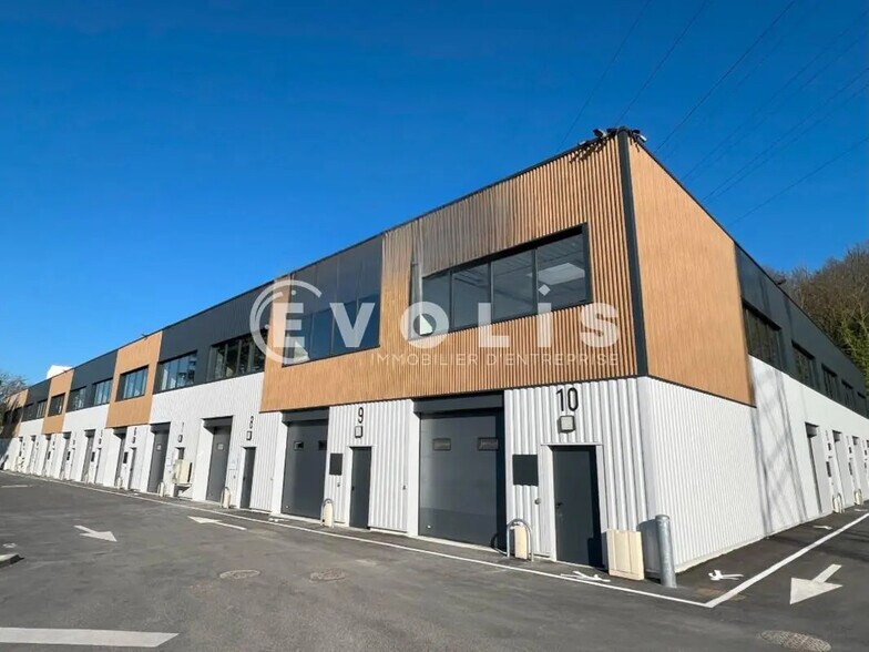 Flex in Neuilly-Plaisance for lease - Building Photo - Image 3 of 16