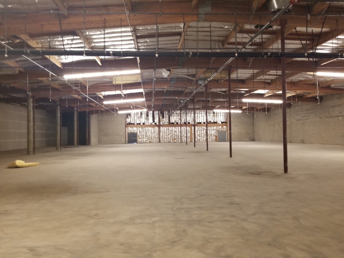 56465704 Whittier Blvd, Commerce, CA 90022 ANCHORED BY TARGET, EL