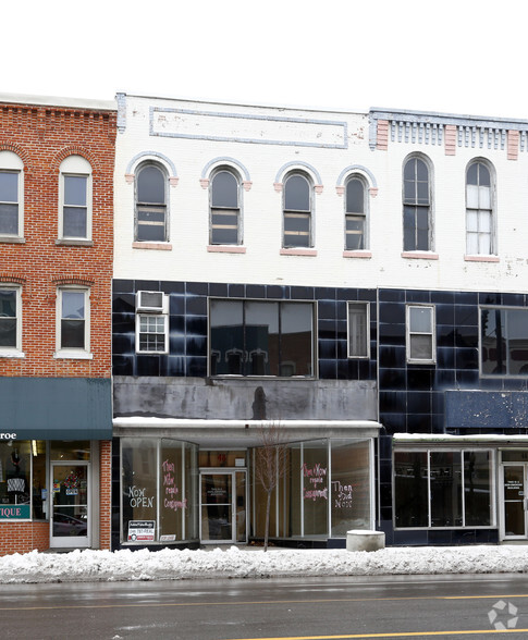 48 S Monroe St, Monroe, MI for lease - Primary Photo - Image 1 of 2