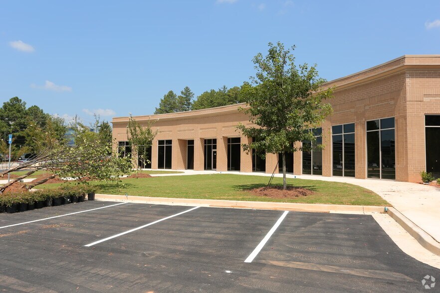 6000 Hillandale Dr, Lithonia, GA for lease - Building Photo - Image 2 of 4