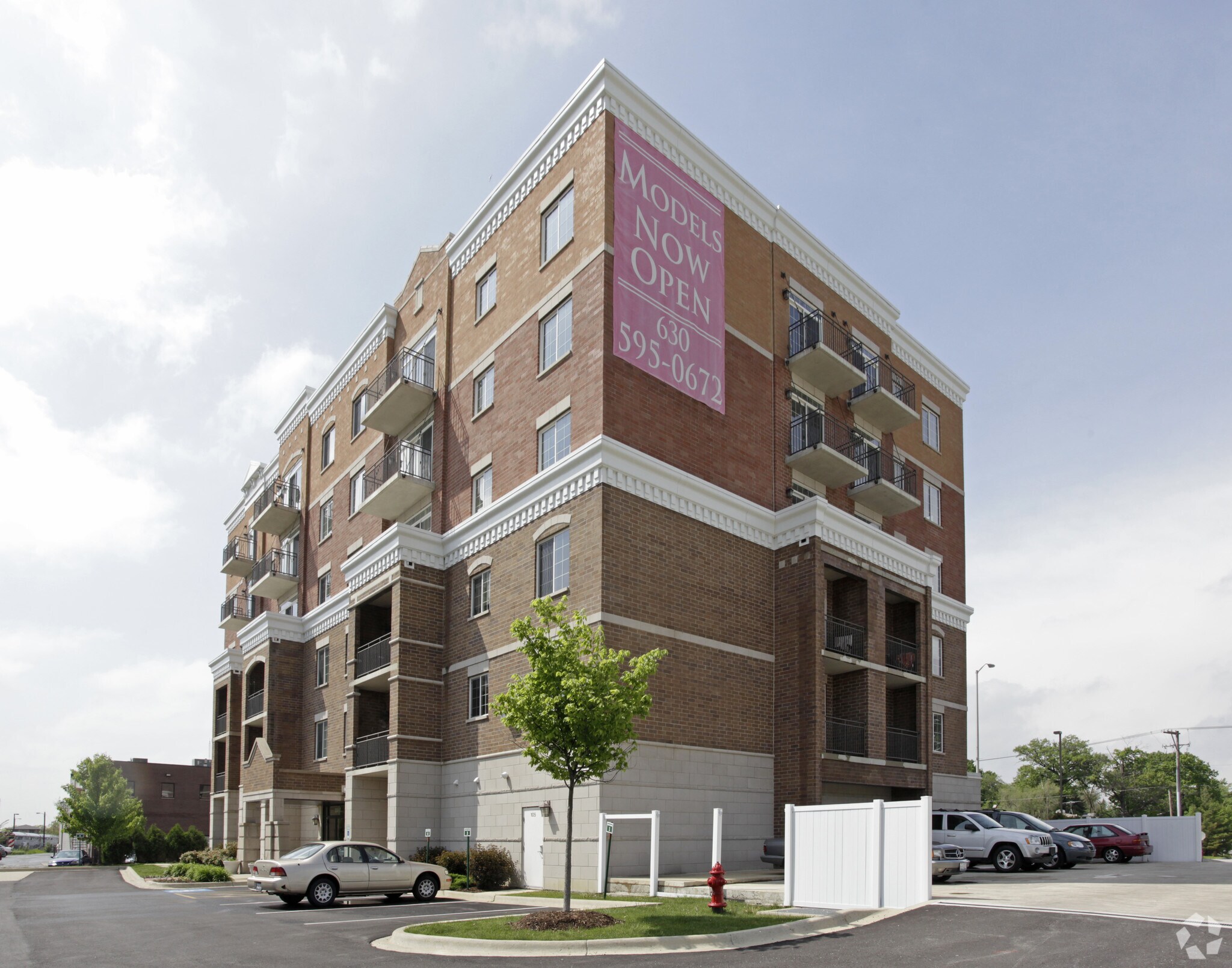 238 E Irving Park Rd, Wood Dale, IL 60191 Wood Dale Station