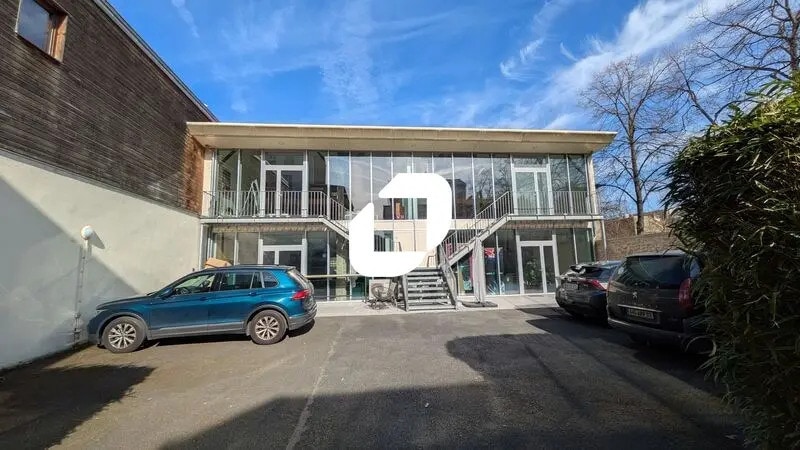 Office in Ivry-sur-Seine for lease - Building Photo - Image 2 of 13