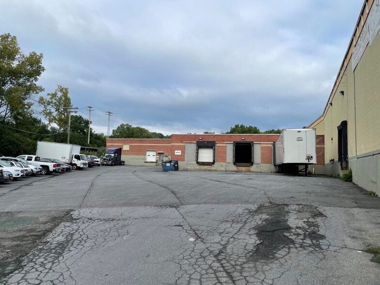 12 Elmwood Rd, Menands, NY for lease - Building Photo - Image 2 of 11