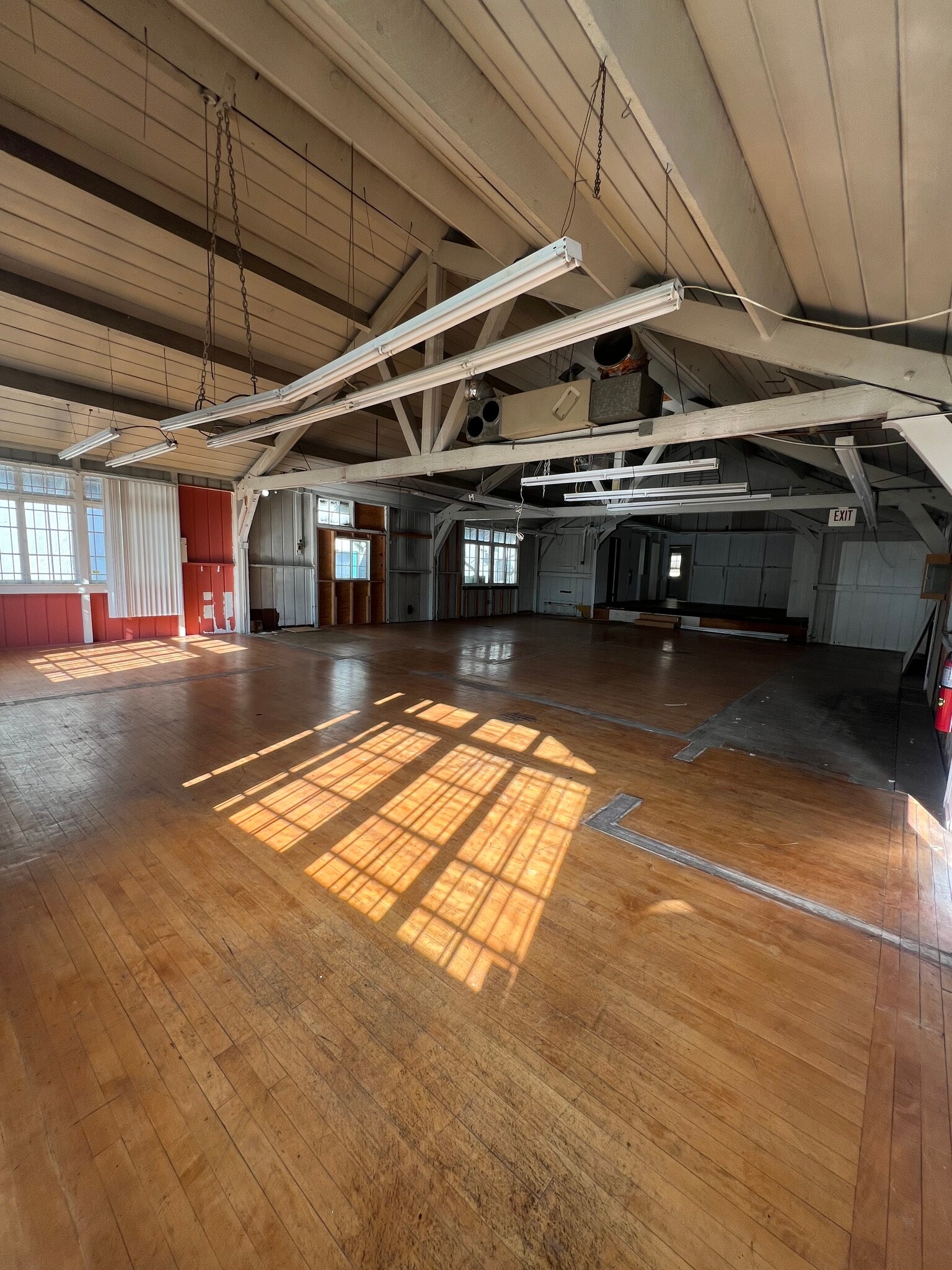 1004 Echo Park Ave, Los Angeles, CA for lease Interior Photo- Image 1 of 5