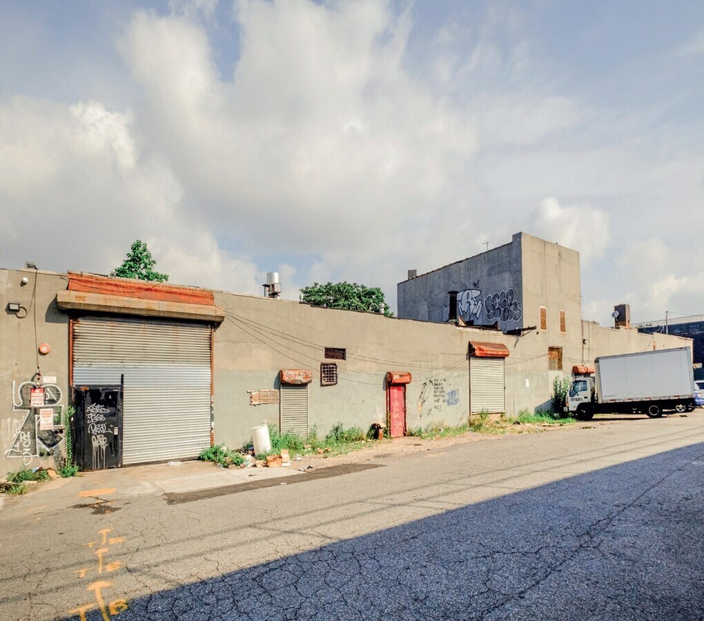 323 Moffat St, Brooklyn, NY 11237