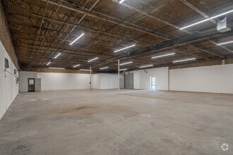 5900-5934 S Loop Fwy, Houston, TX for lease Interior Photo- Image 2 of 15