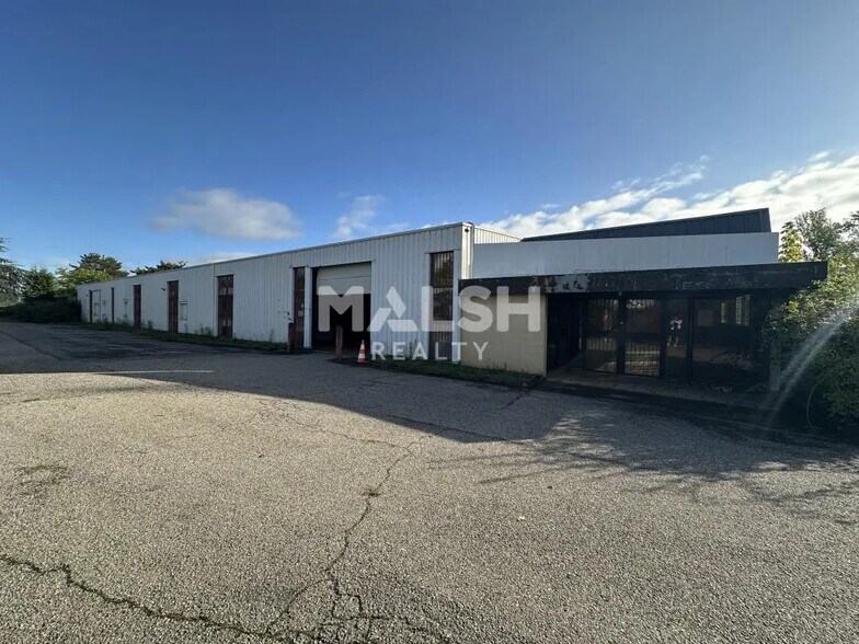Office in Rillieux-la-Pape for lease - Building Photo - Image 2 of 15