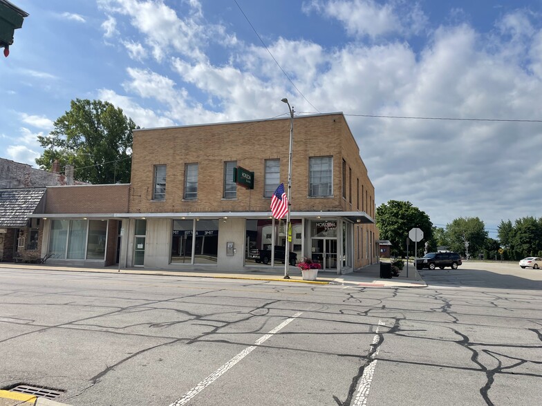 102 E Main St, Mentone, IN for sale - Building Photo - Image 1 of 5