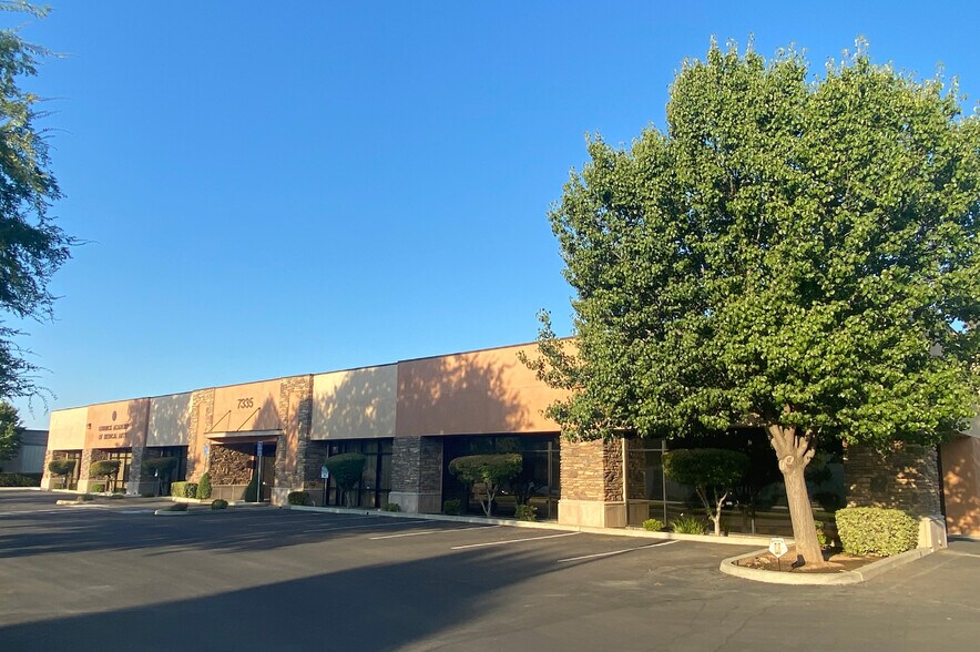 7335 N Palm Bluffs Ave, Fresno, CA for sale - Building Photo - Image 1 of 1