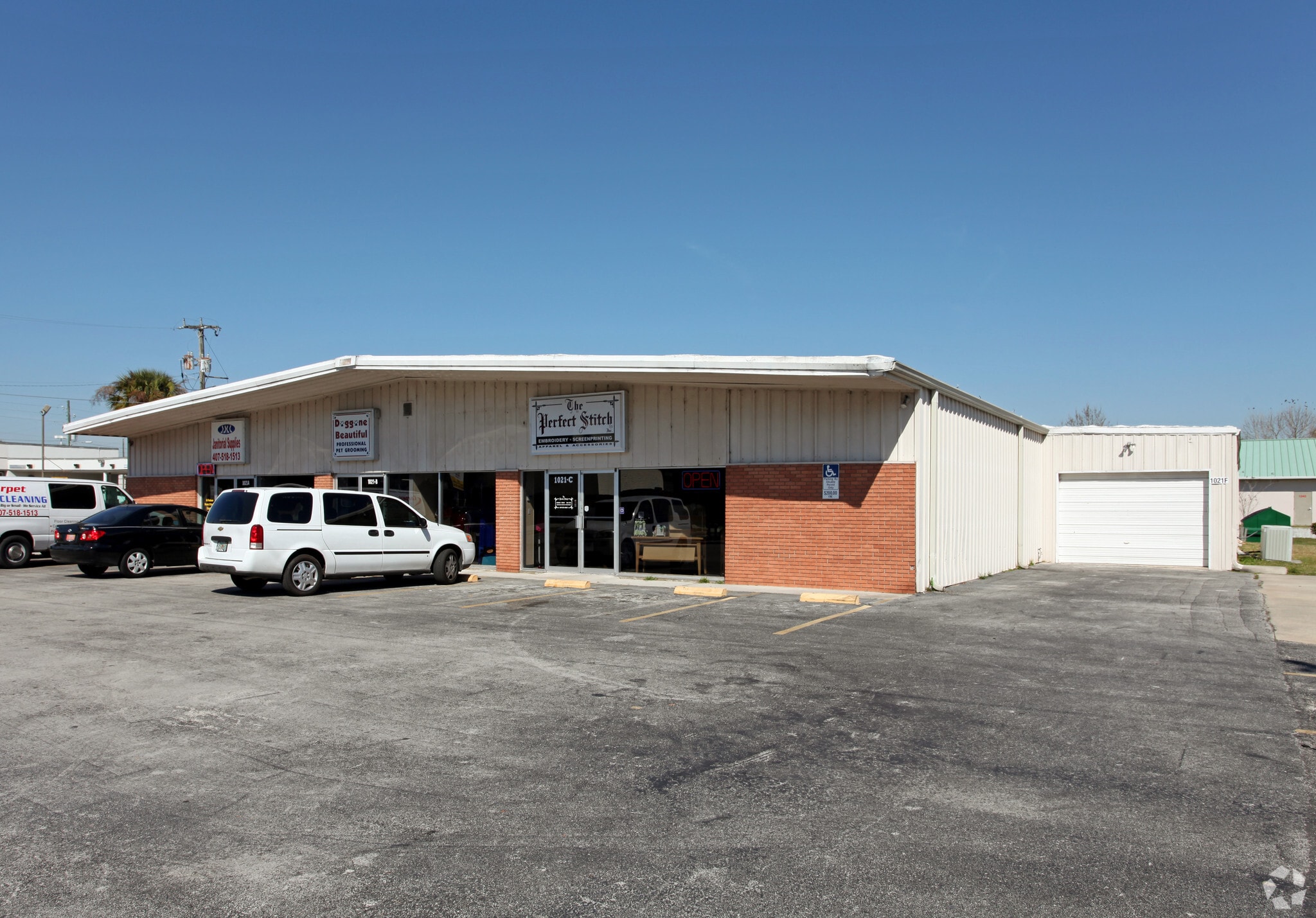 1021 W Oak St, Kissimmee, FL for lease Primary Photo- Image 1 of 4