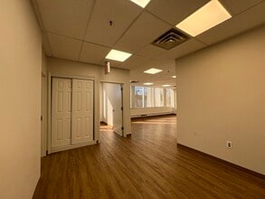 400 Sylvan Ave, Englewood Cliffs, NJ for lease Interior Photo- Image 1 of 5
