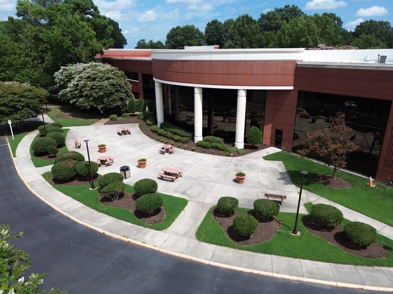 1434 Crossways Blvd, Chesapeake, VA for lease - Building Photo - Image 2 of 19
