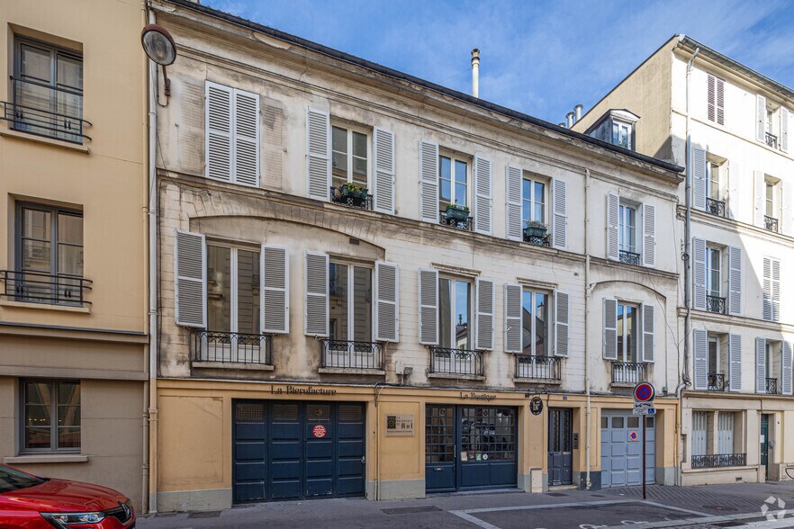 Retail in Versailles for lease - Building Photo - Image 2 of 2