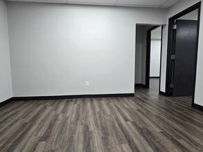 5350 S Western Ave, Oklahoma City, OK for lease Interior Photo- Image 1 of 4