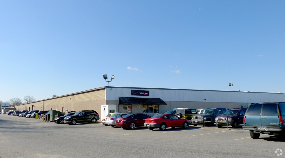 1664 Old Country Rd, Plainview, NY for sale - Building Photo - Image 1 of 1