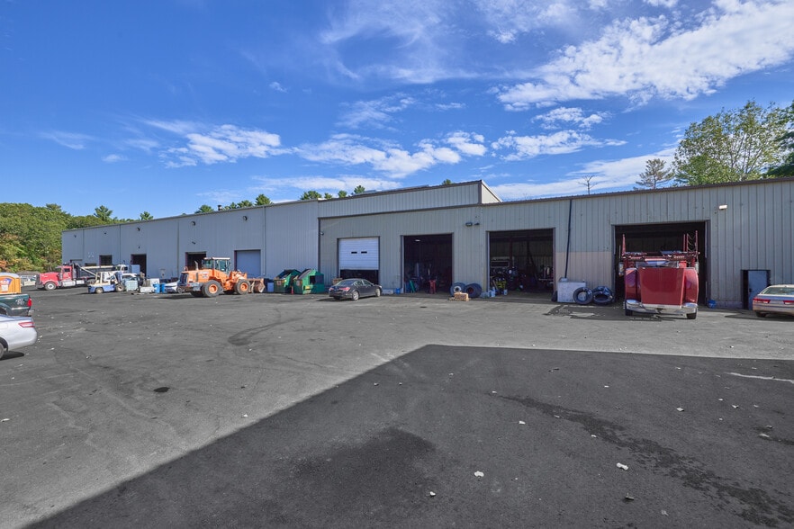 896 Boston Post Rd, Marlborough, MA for sale - Building Photo - Image 2 of 13