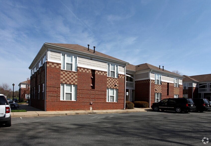 8210 Village Harbor Dr, Cornelius, NC 28031