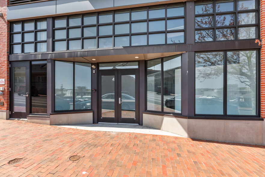 206 Main St, Gloucester, MA for lease - Building Photo - Image 1 of 18