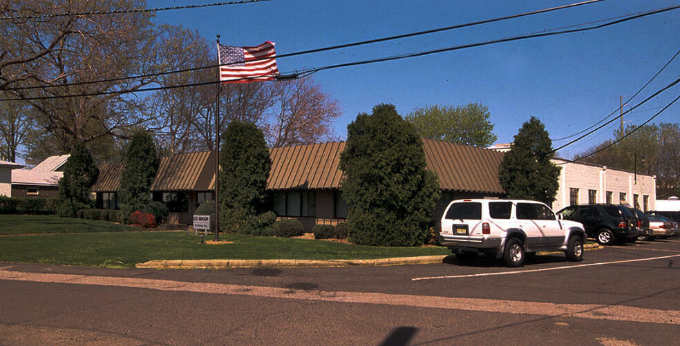 49 Meeker Ave, Cranford, NJ for lease - Building Photo - Image 2 of 12