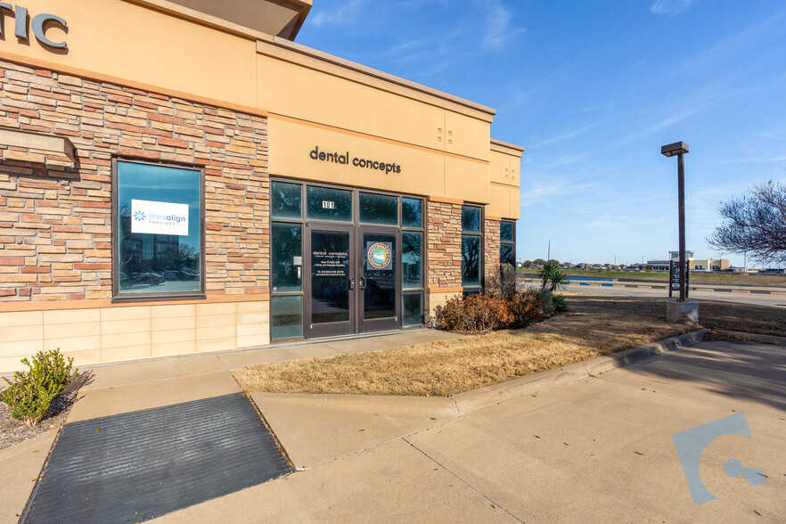 7423 Las Colinas Blvd, Irving, TX for lease - Building Photo - Image 2 of 14