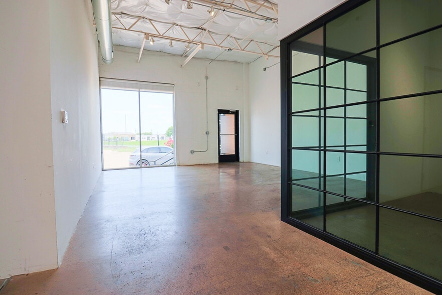 2292 Vantage St, Dallas, TX for lease - Interior Photo - Image 3 of 19