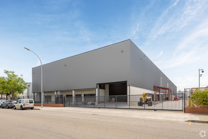 Industrial in El Prat de Llobregat, Barcelona for lease - Building Photo - Image 3 of 12