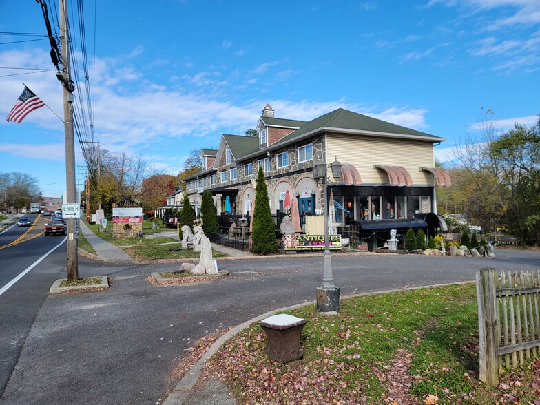 215 Main St, New Paltz, NY for sale - Building Photo - Image 1 of 1