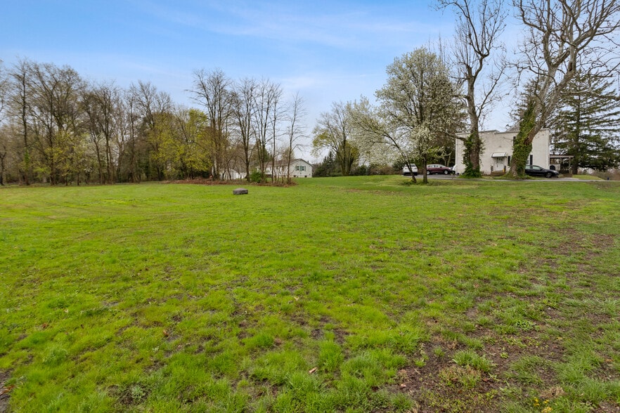 51 Crosswicks Chesterfield Rd, Chesterfield, NJ for sale - Building Photo - Image 2 of 33