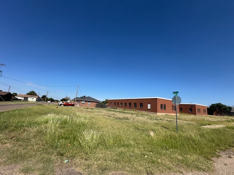 1110 Penn St, Borger, TX for sale - Building Photo - Image 2 of 14