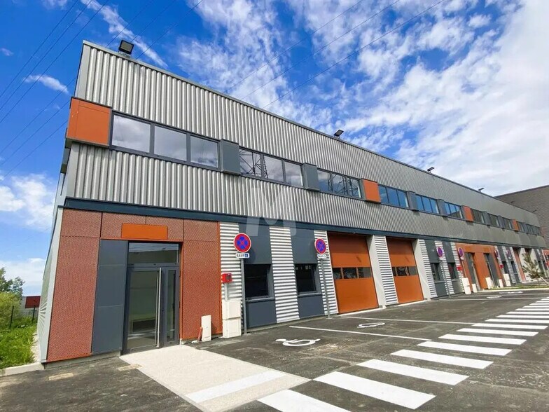 Flex in Corbeil-Essonnes for lease - Building Photo - Image 2 of 11