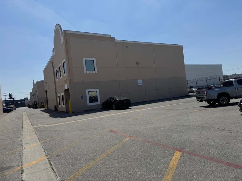 2615 S Santa Fe Ave, Vernon, CA for lease - Building Photo - Image 2 of 3