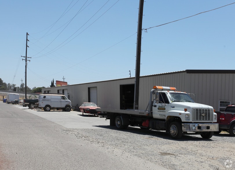 13321 Hanford Armona Rd, Hanford, CA for sale - Building Photo - Image 3 of 3